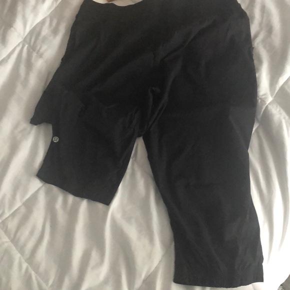 Lululemon Capri dance pants! Size 12 - Picture 2 of 3